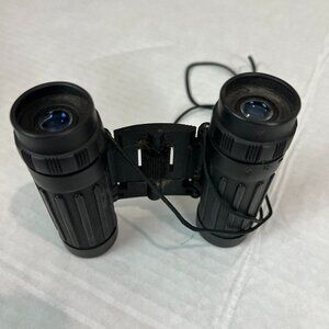 Small Bushnell Binoculars, Black 8 x 21